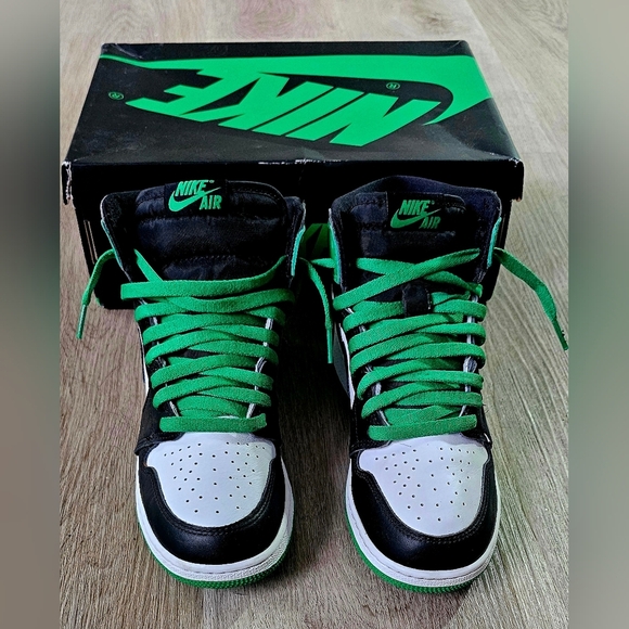 Size 7Y Nike Air Jordan 1 Retro High OG GS "Lucky Green" - Picture 4 of 11
